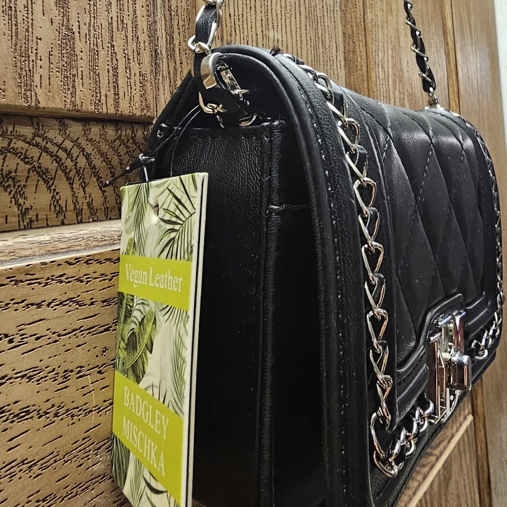Badgley Mischka Black Quilted Chain Strap Crossbody Handbag NWT - Picture 7 of 15